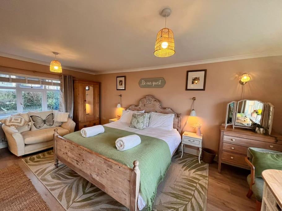 Blue Anchor House - Seaview, Hot Tub Apartments Екстериор снимка
