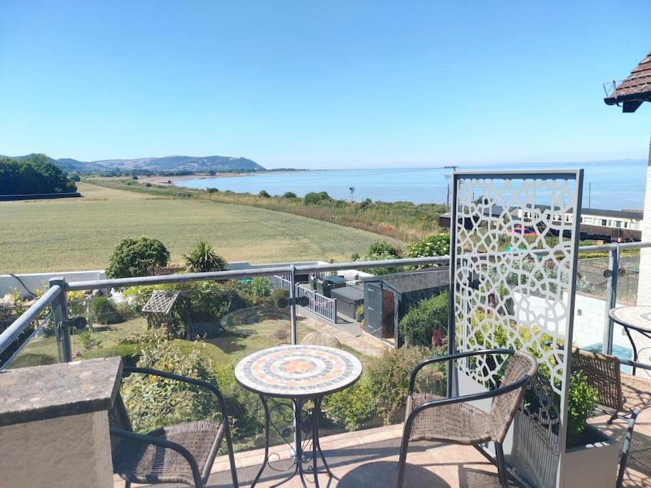 Blue Anchor House - Seaview, Hot Tub Apartments Екстериор снимка