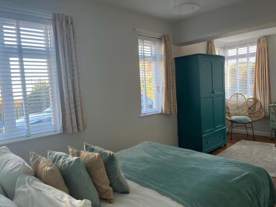 Blue Anchor House - Seaview, Hot Tub Apartments Екстериор снимка