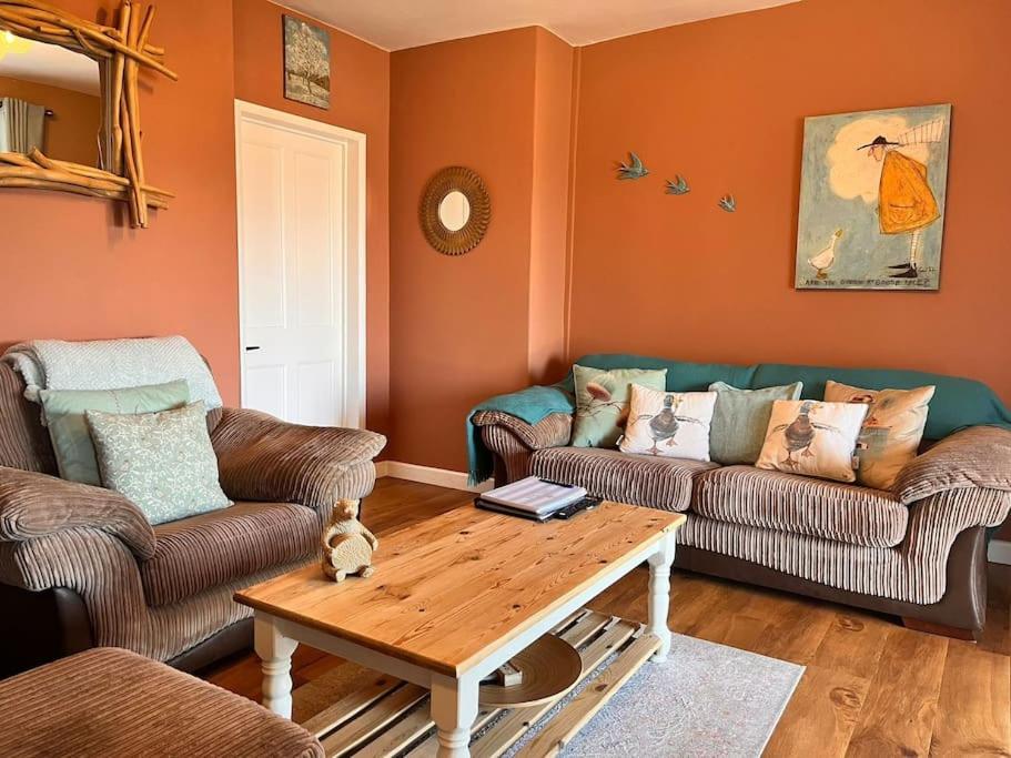 Blue Anchor House - Seaview, Hot Tub Apartments Екстериор снимка