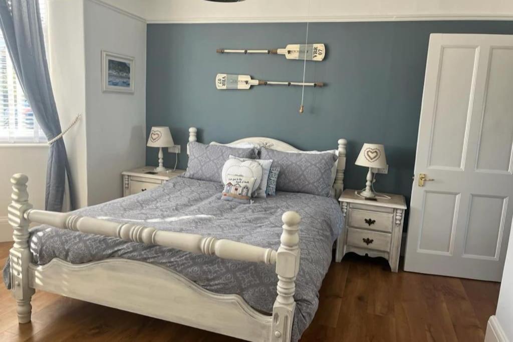 Blue Anchor House - Seaview, Hot Tub Apartments Екстериор снимка