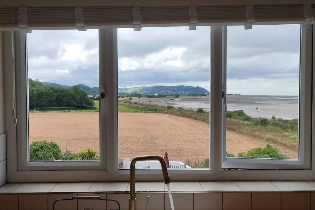 Blue Anchor House - Seaview, Hot Tub Apartments Екстериор снимка