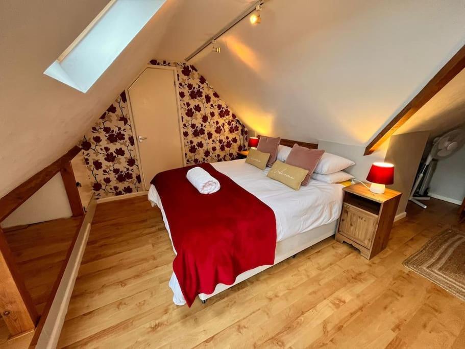 Blue Anchor House - Seaview, Hot Tub Apartments Екстериор снимка
