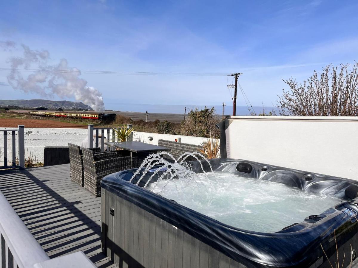 Blue Anchor House - Seaview, Hot Tub Apartments Екстериор снимка