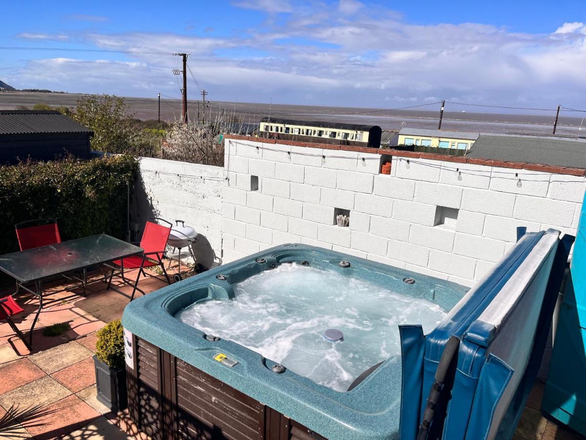 Blue Anchor House - Seaview, Hot Tub Apartments Екстериор снимка