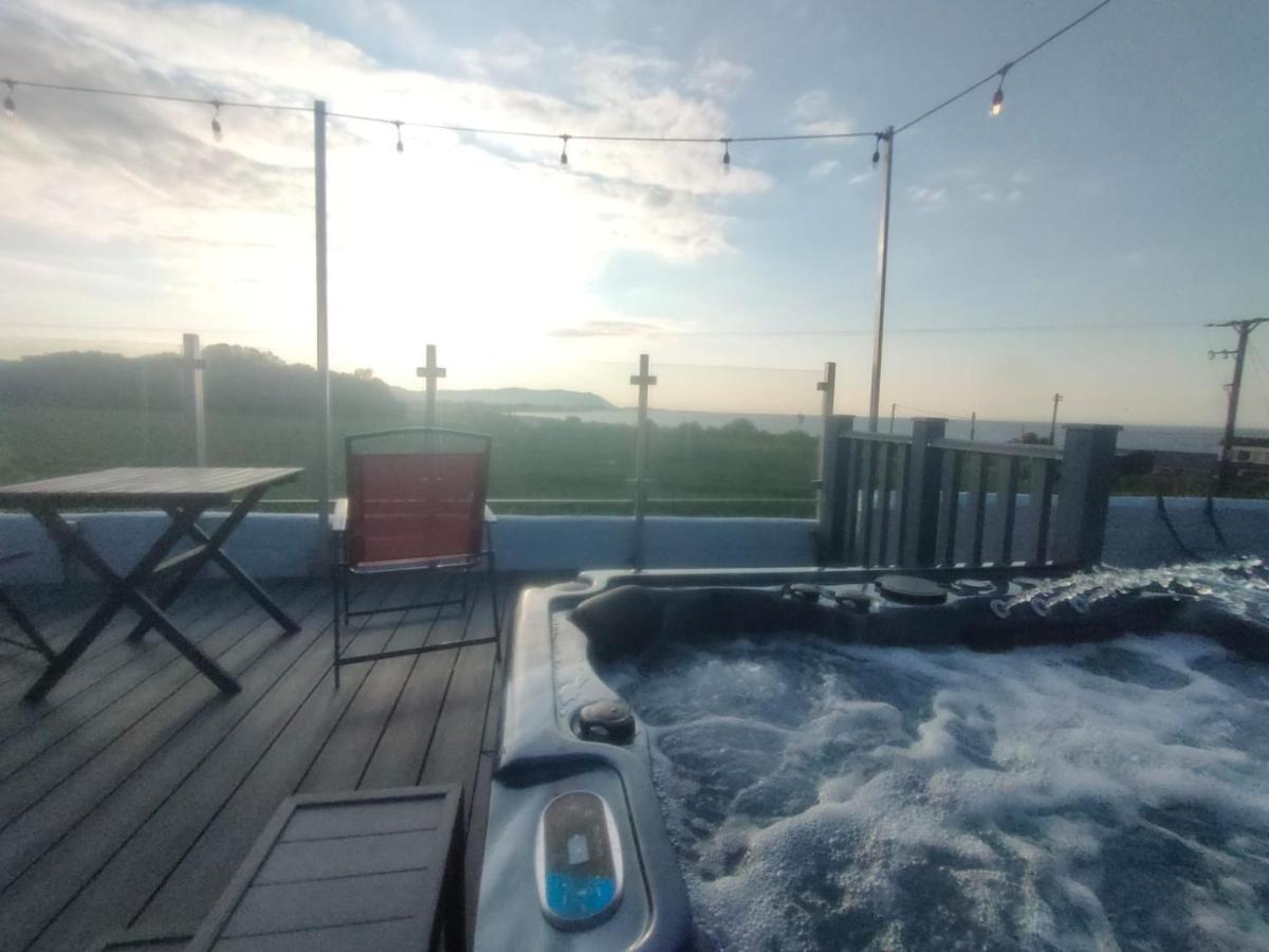 Blue Anchor House - Seaview, Hot Tub Apartments Екстериор снимка